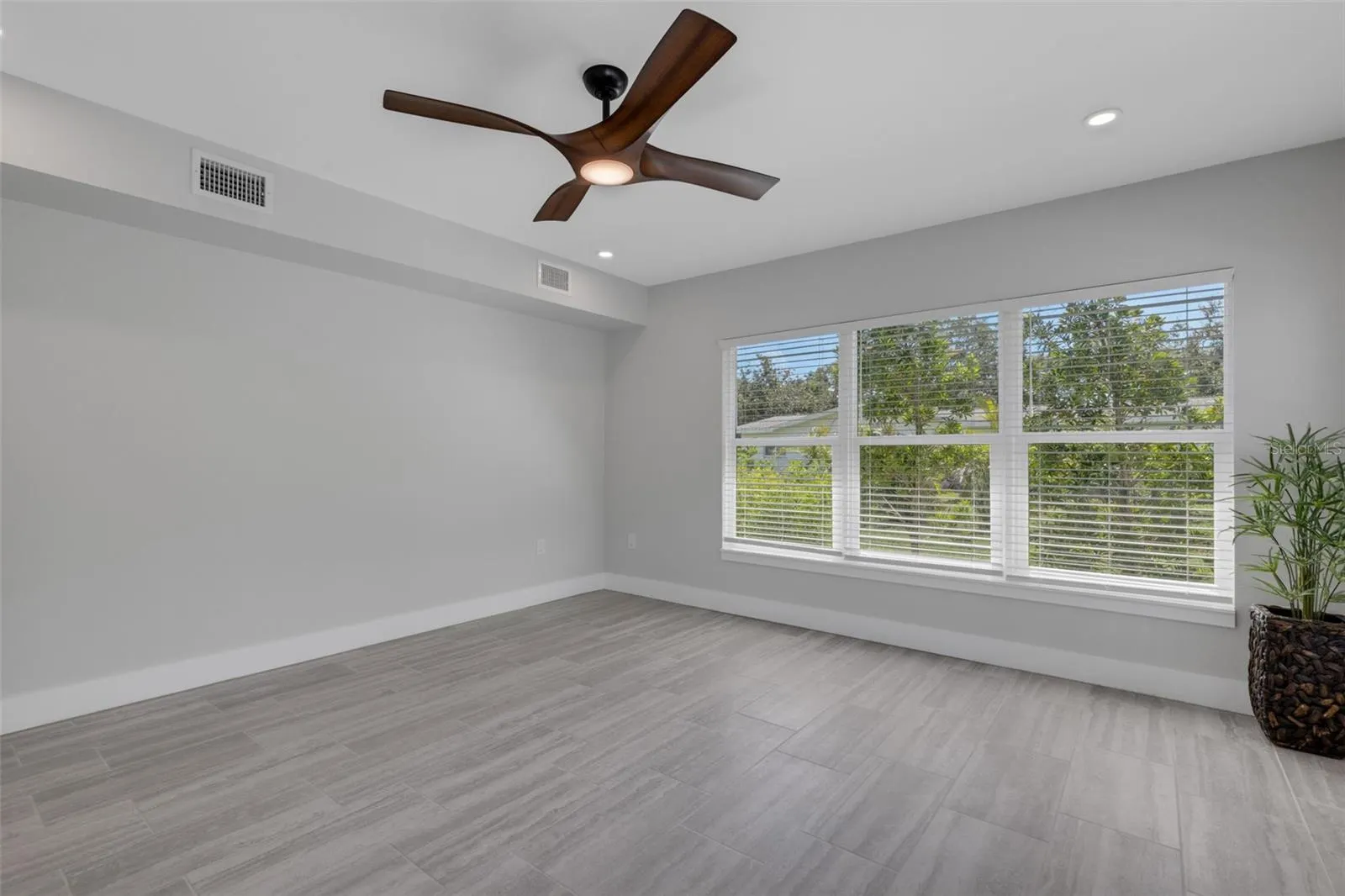 3857 MALEC CIR