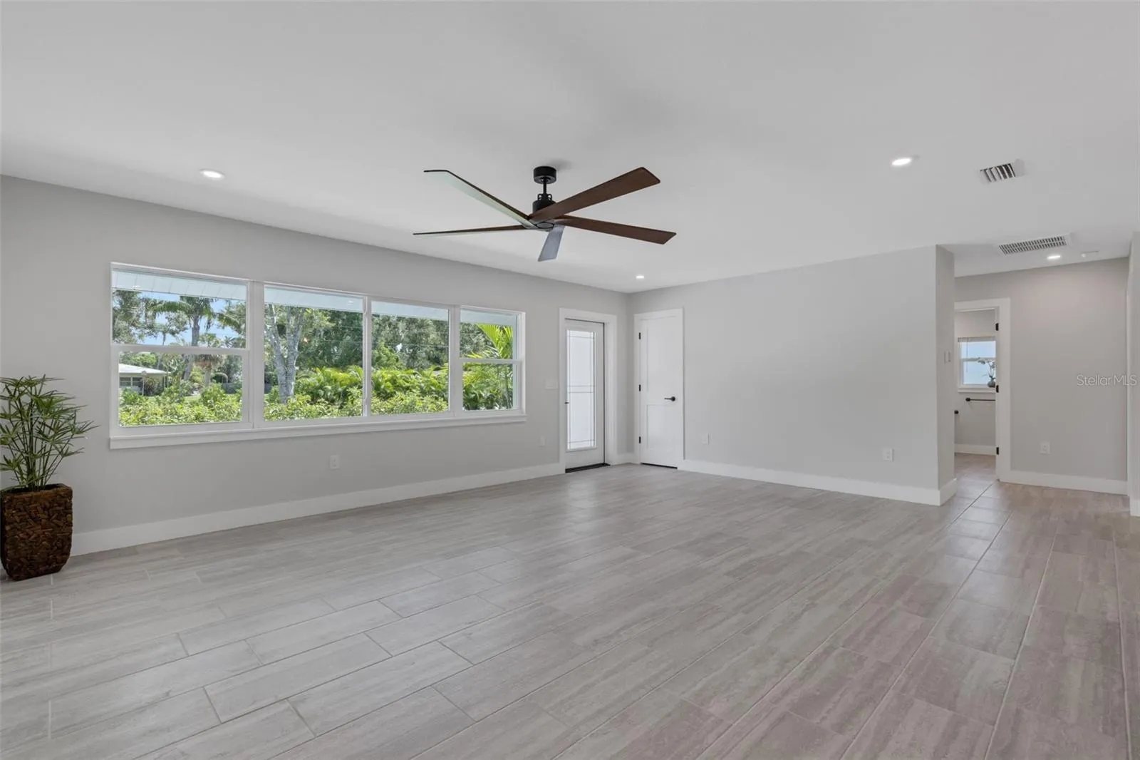 3857 MALEC CIR
