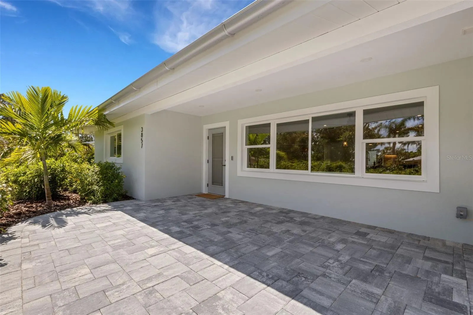 3857 MALEC CIR