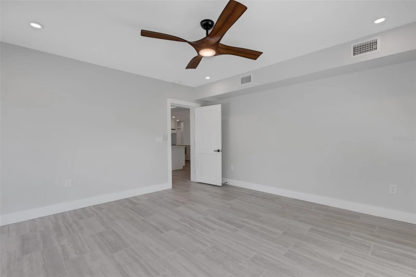 3857 MALEC CIR