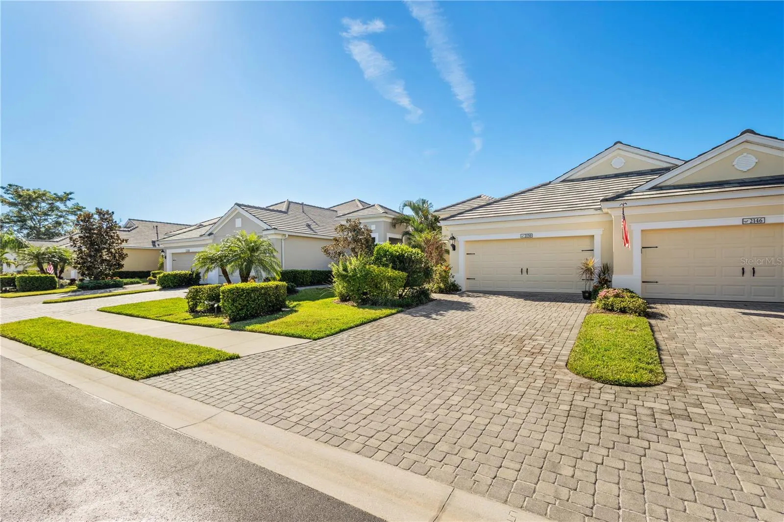 2150 CRYSTAL LAKE TRL