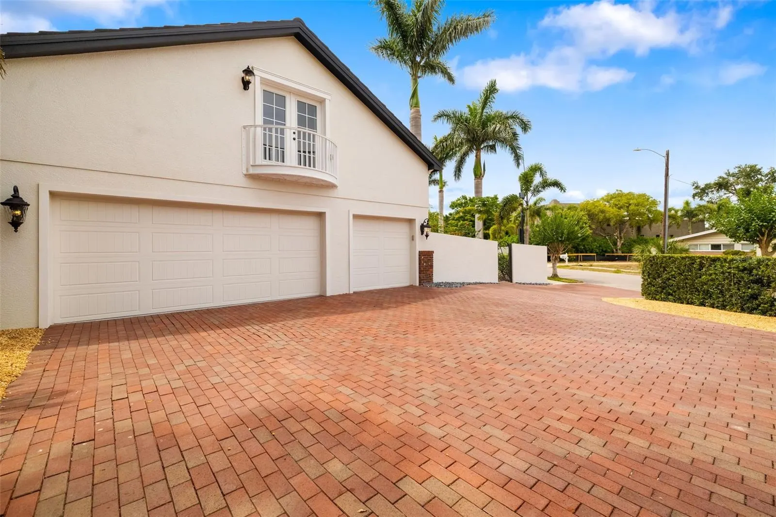 1810 LINCOLN DR