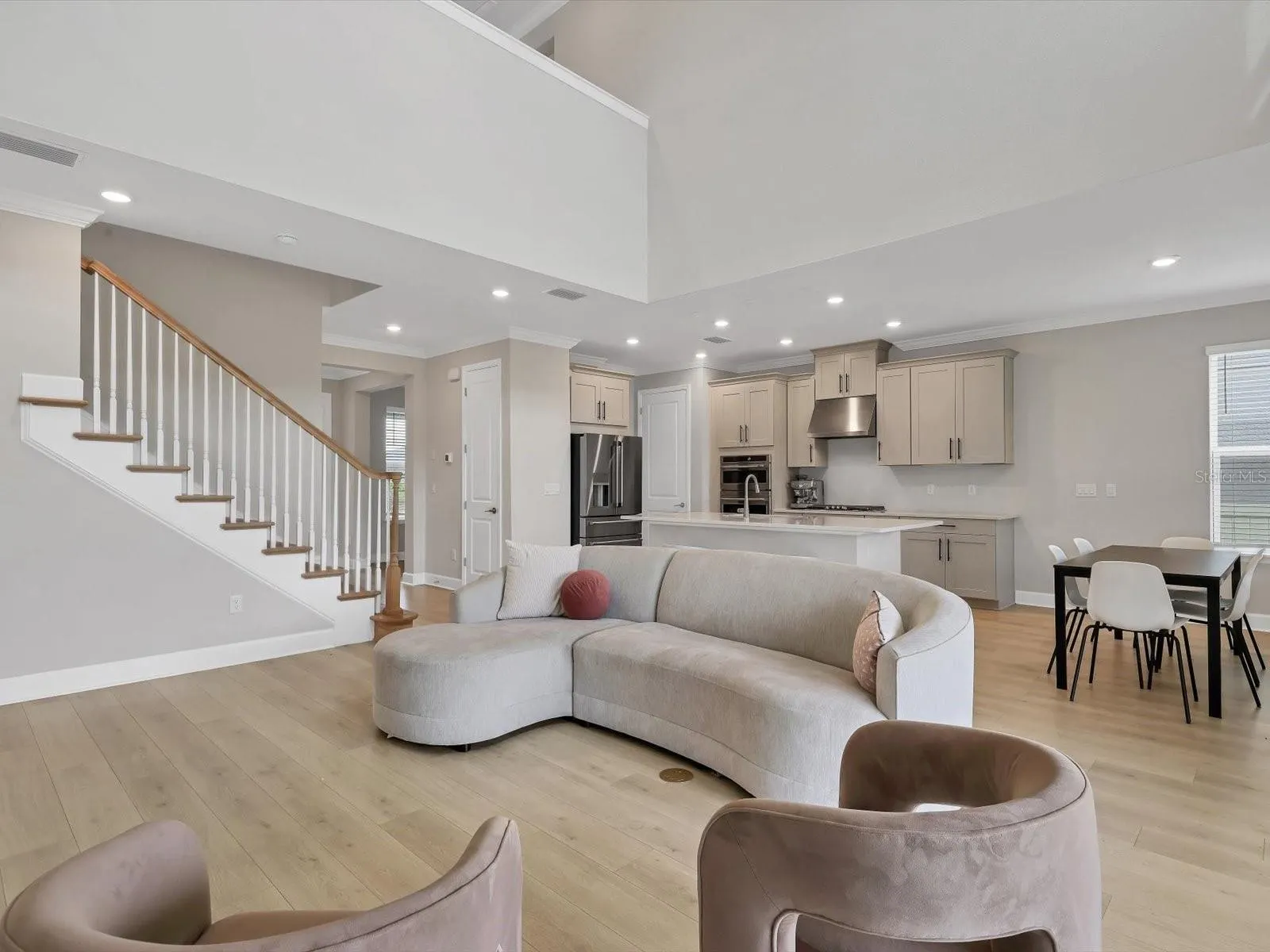 8609 EVENING DR