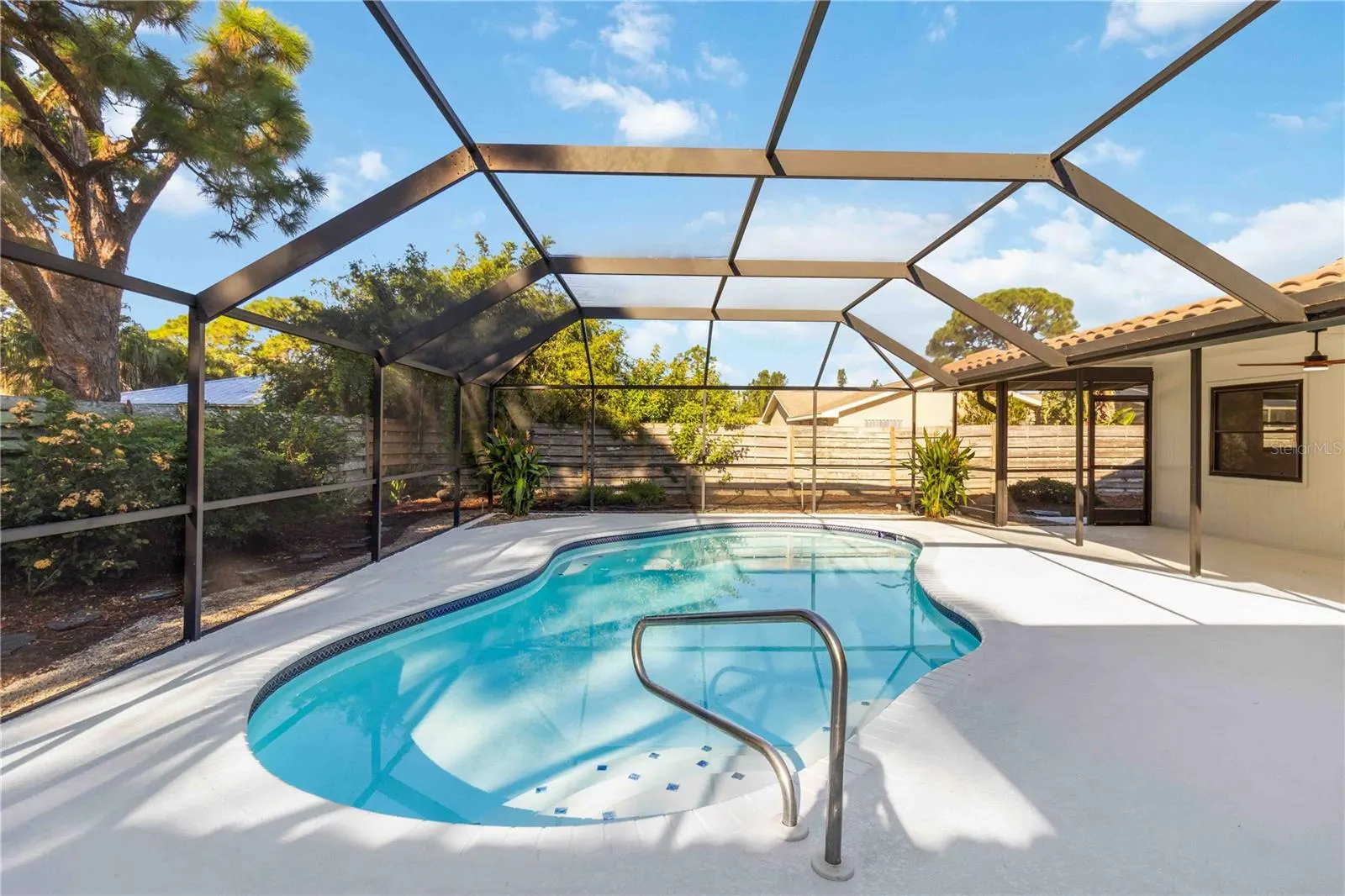 5438 BENEVA WOODS WAY