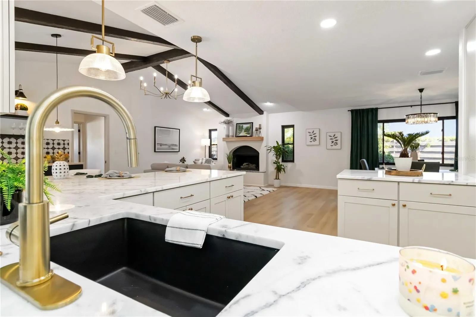 5438 BENEVA WOODS WAY