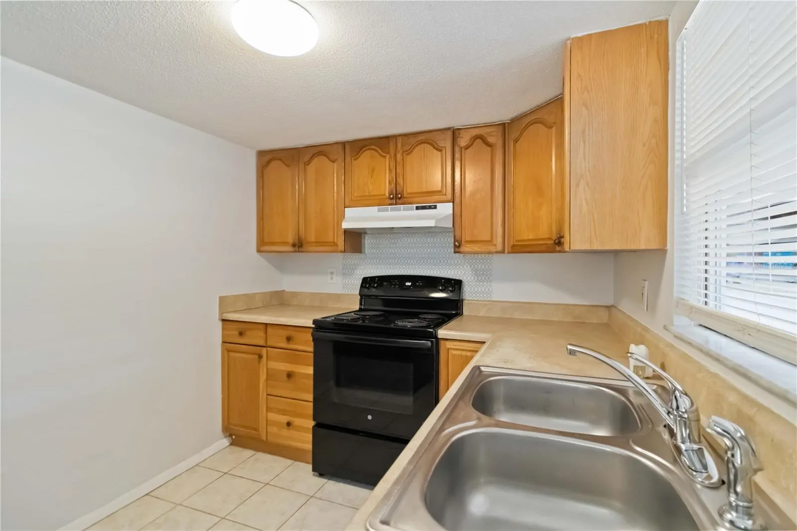 2216 FLAMINGO BLVD