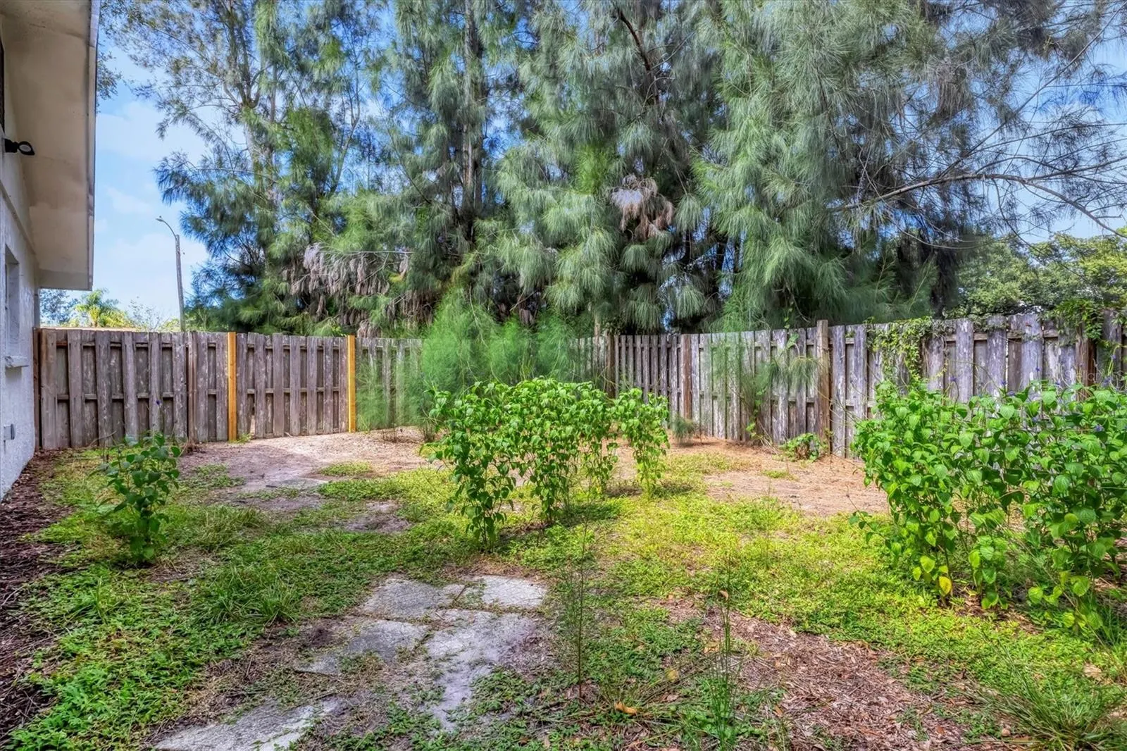 2912 PINECREST WAY