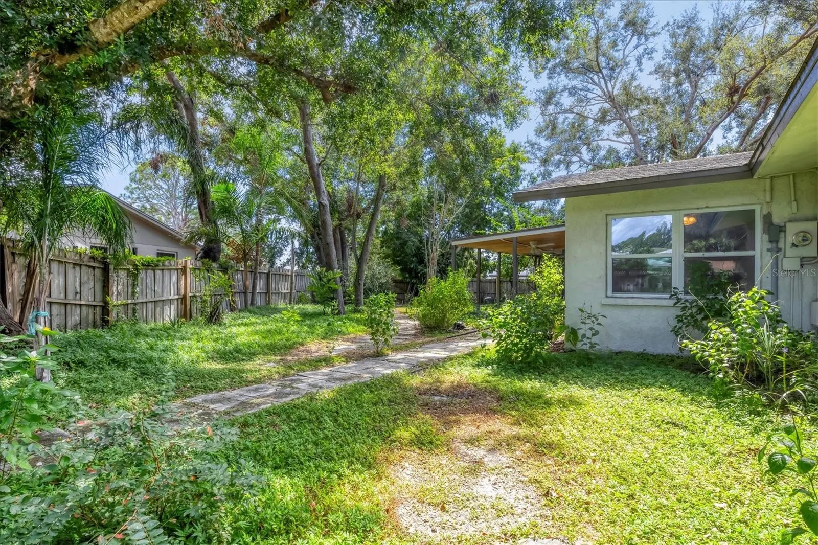 2912 PINECREST WAY