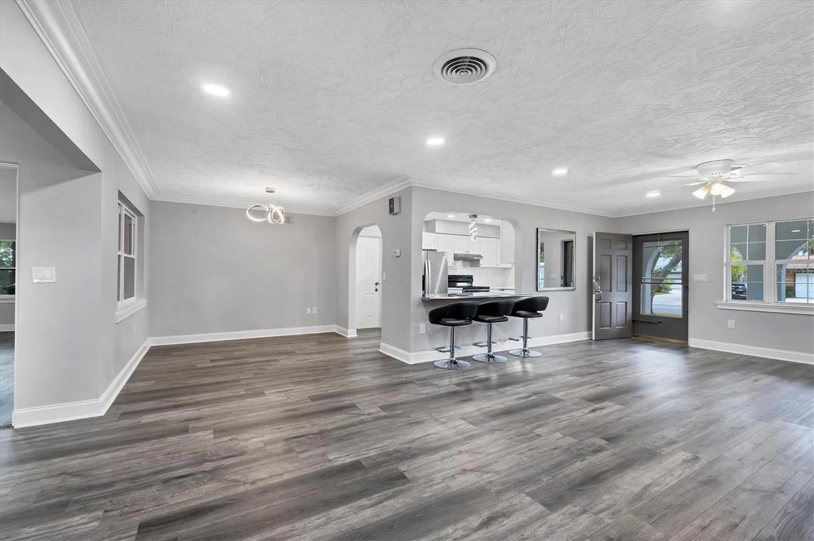 2912 PINECREST WAY