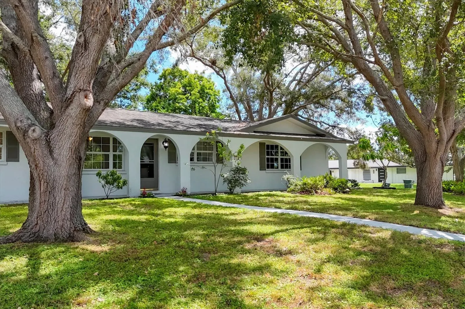 2912 PINECREST WAY