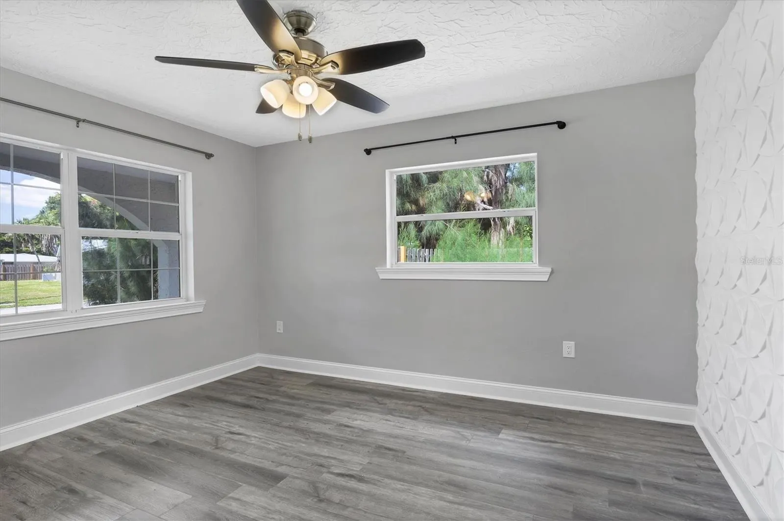 2912 PINECREST WAY