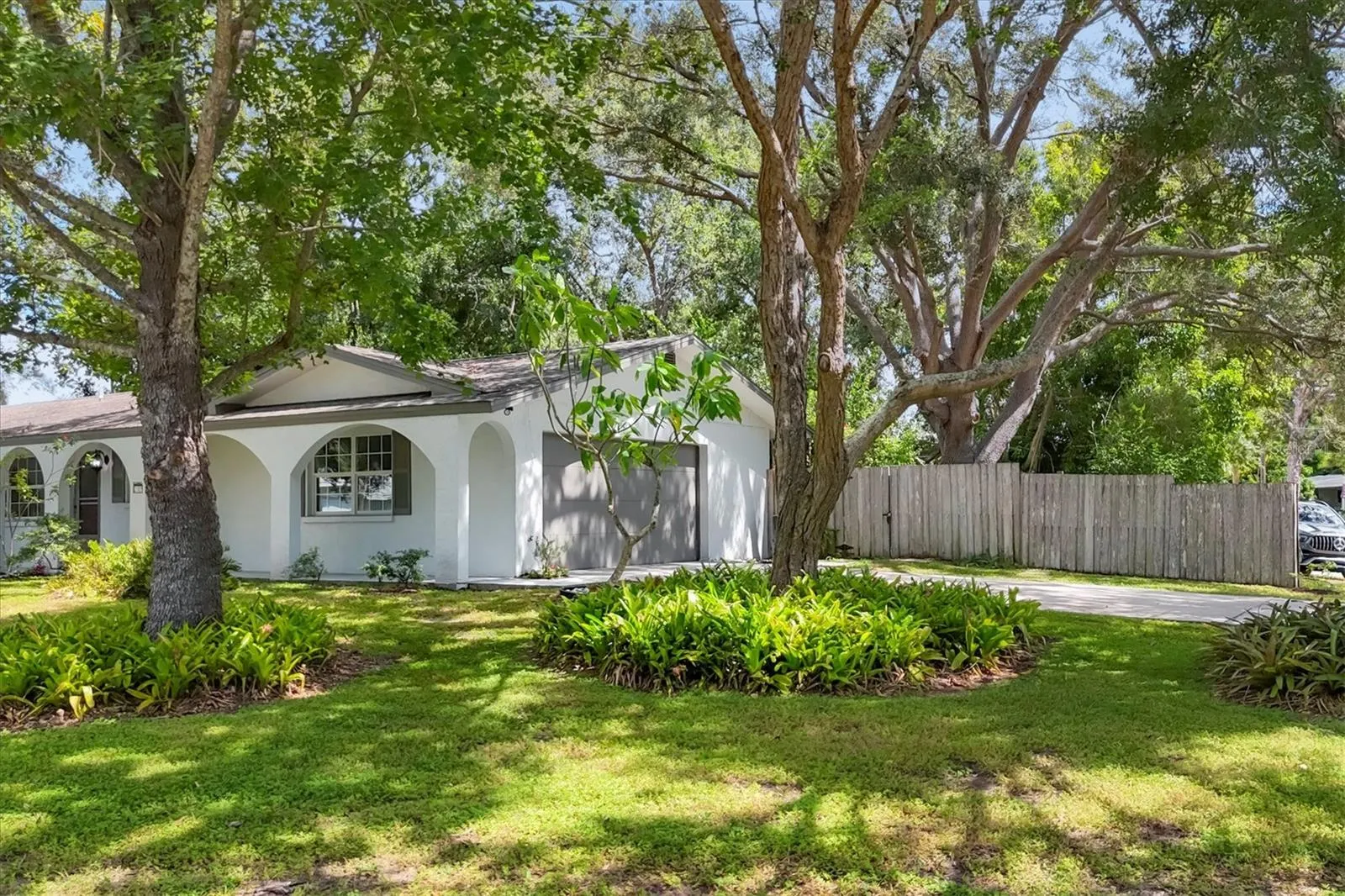 2912 PINECREST WAY