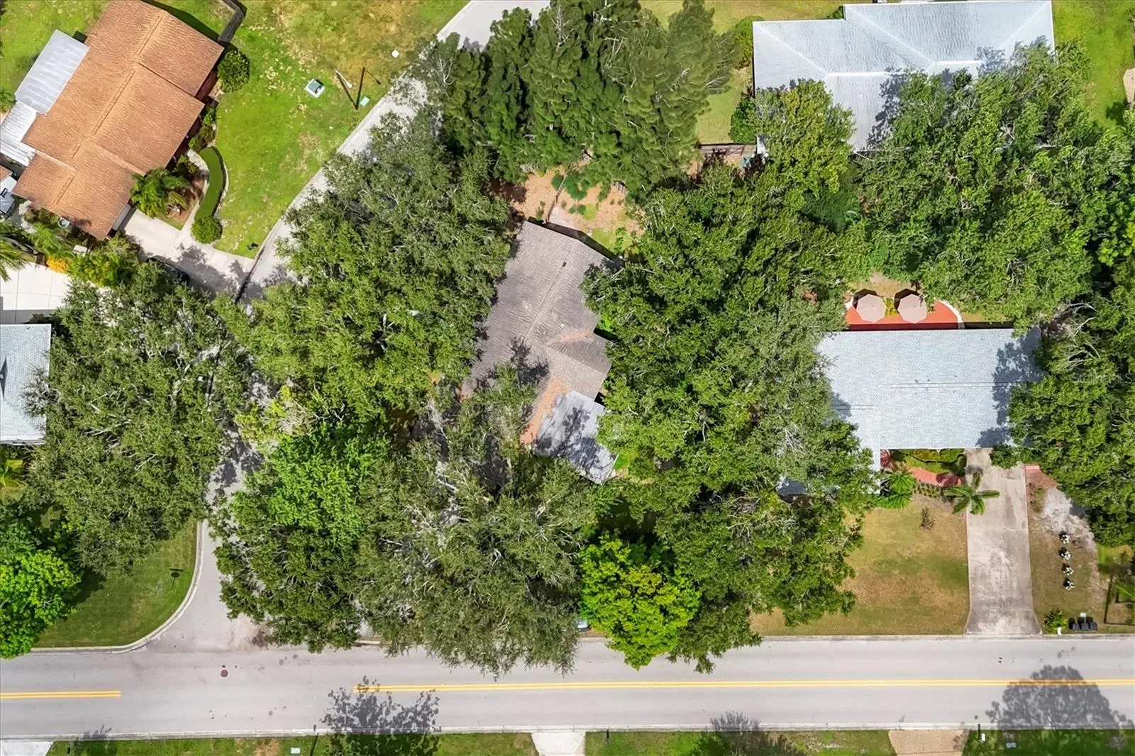 2912 PINECREST WAY