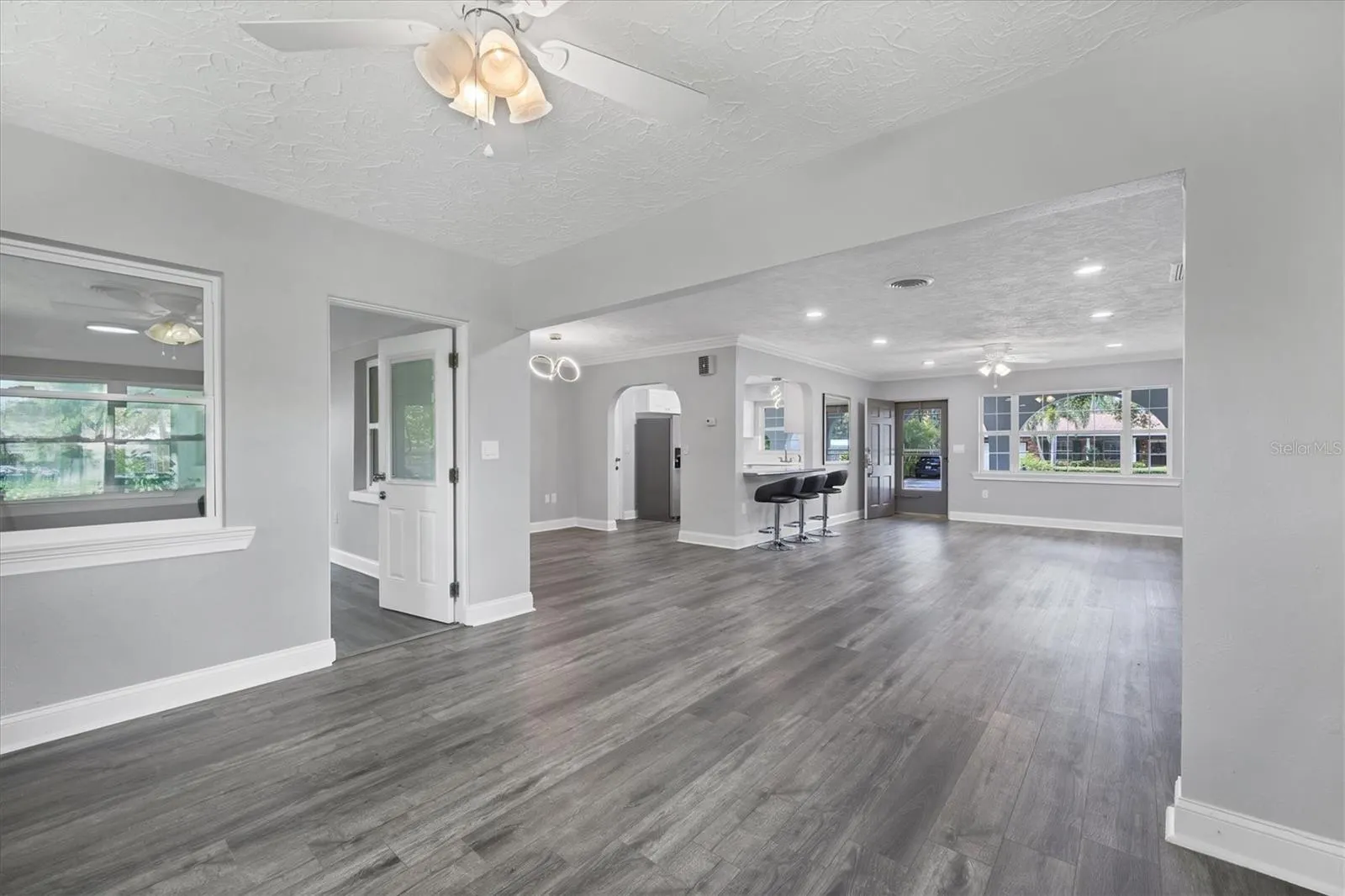 2912 PINECREST WAY
