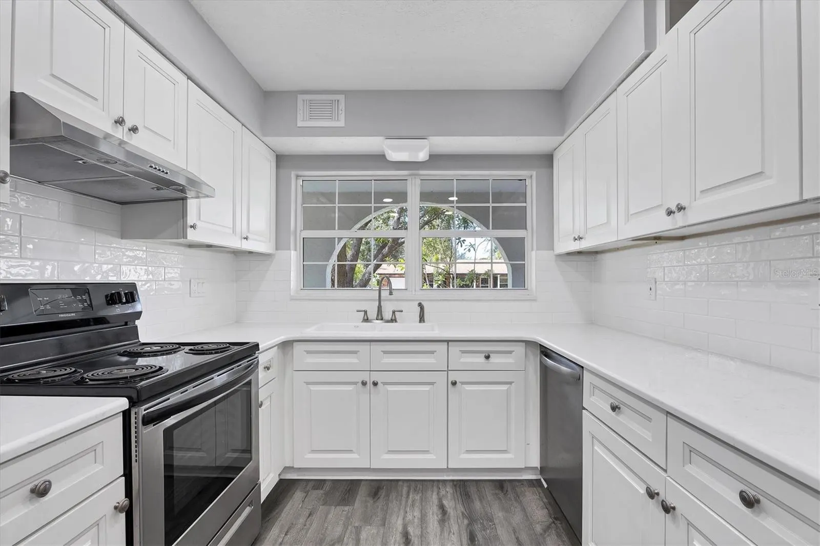 2912 PINECREST WAY
