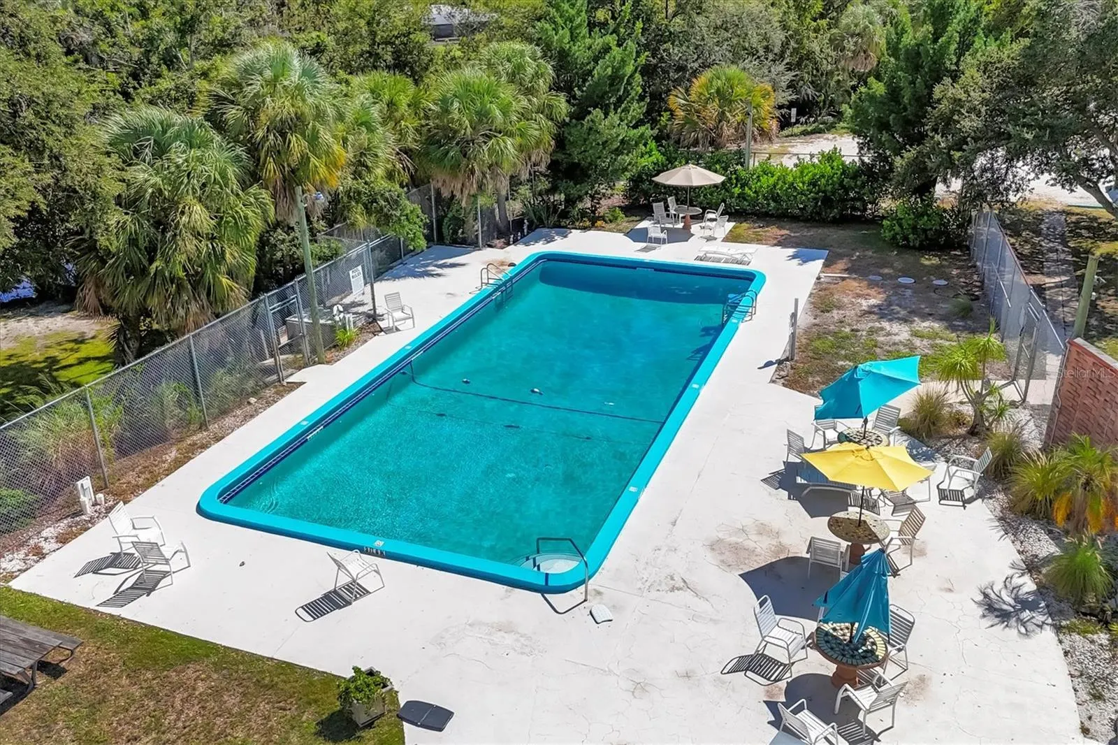 2912 PINECREST WAY