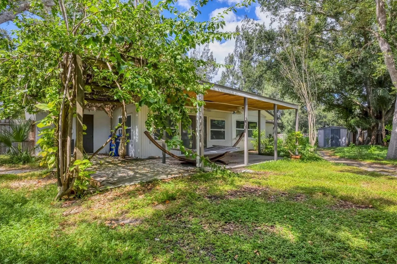 2912 PINECREST WAY