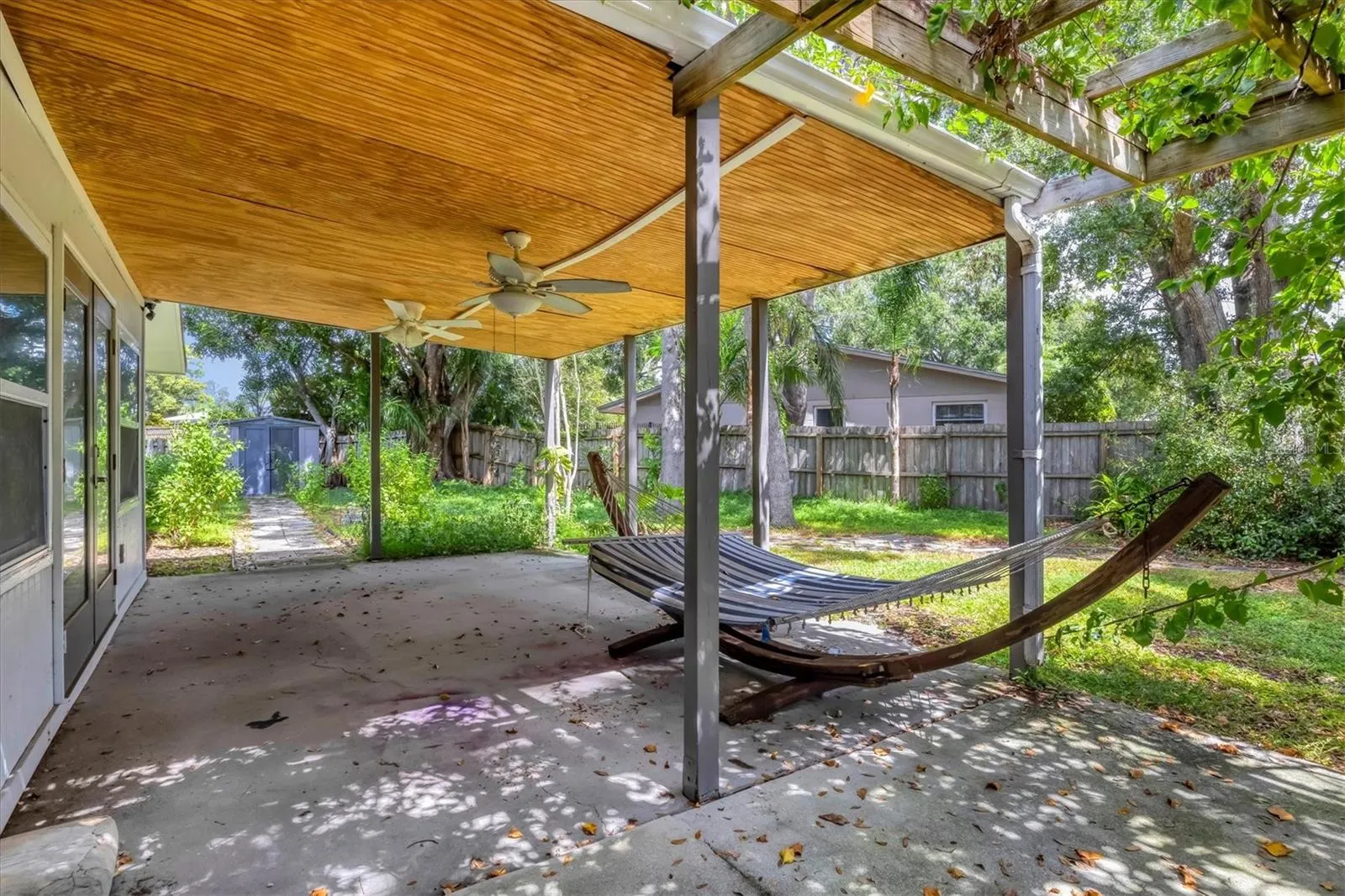 2912 PINECREST WAY
