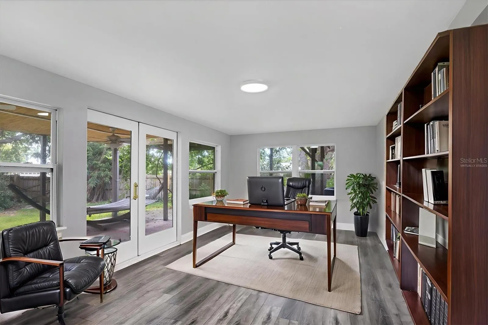 2912 PINECREST WAY