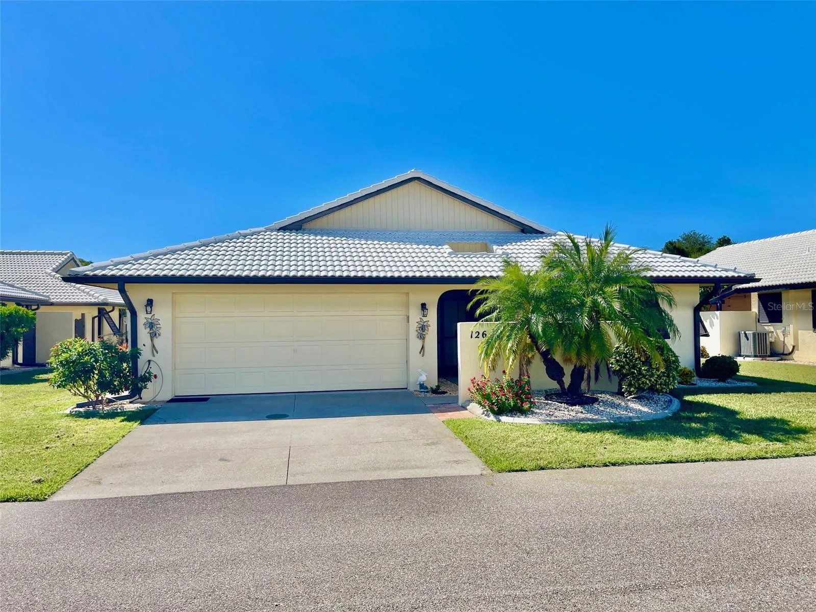 126 SANDSTONE CIR
