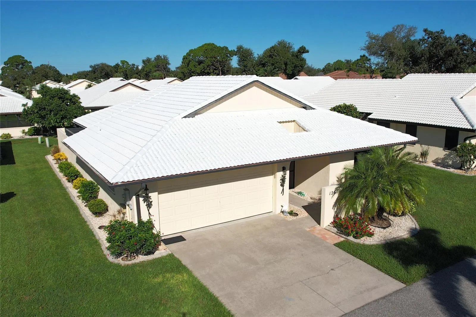 126 SANDSTONE CIR
