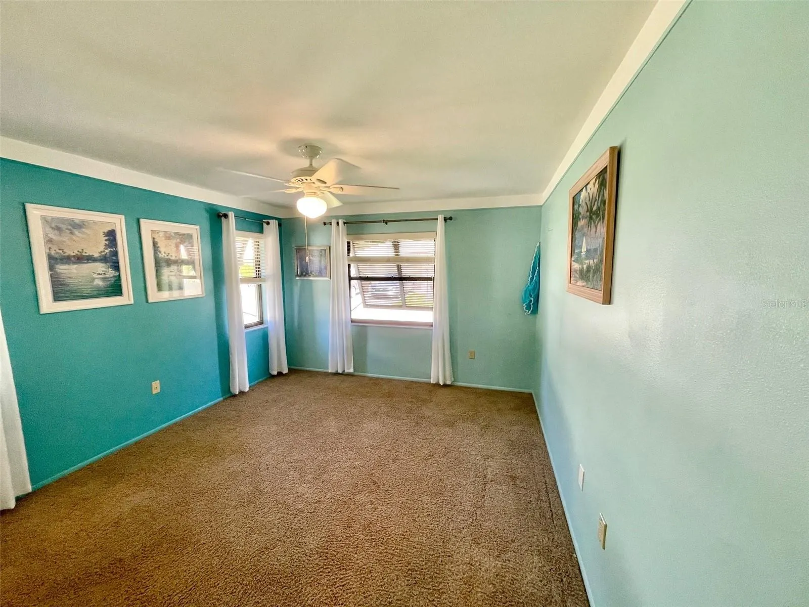 126 SANDSTONE CIR