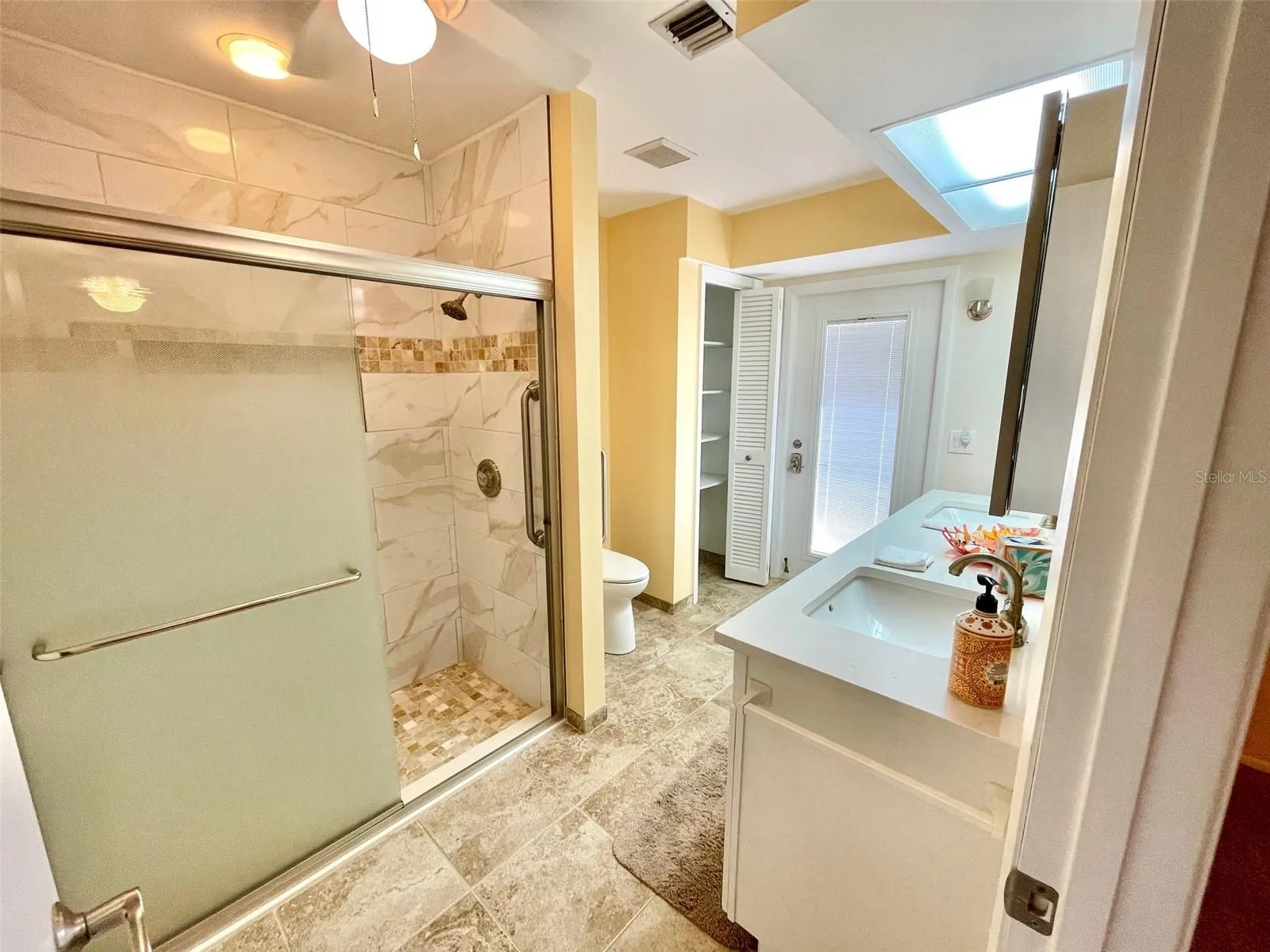 126 SANDSTONE CIR