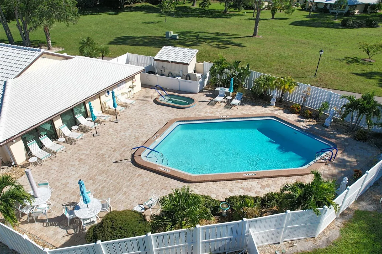 126 SANDSTONE CIR