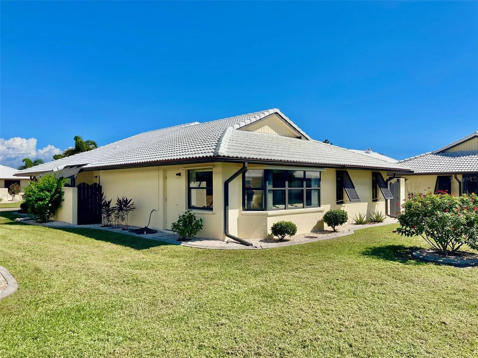 126 SANDSTONE CIR