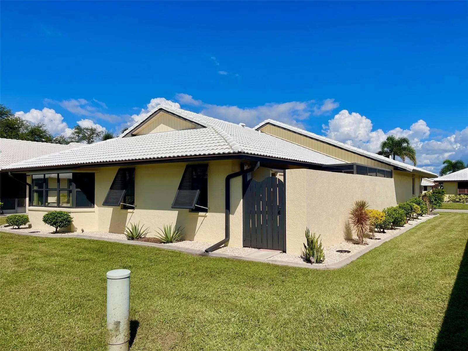 126 SANDSTONE CIR
