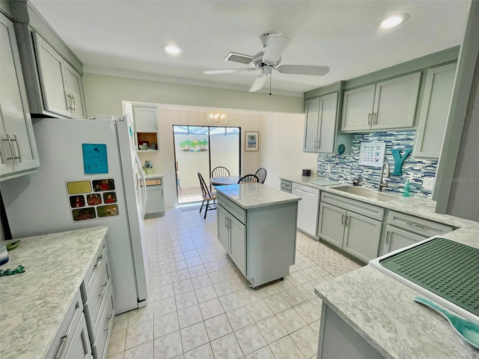 126 SANDSTONE CIR