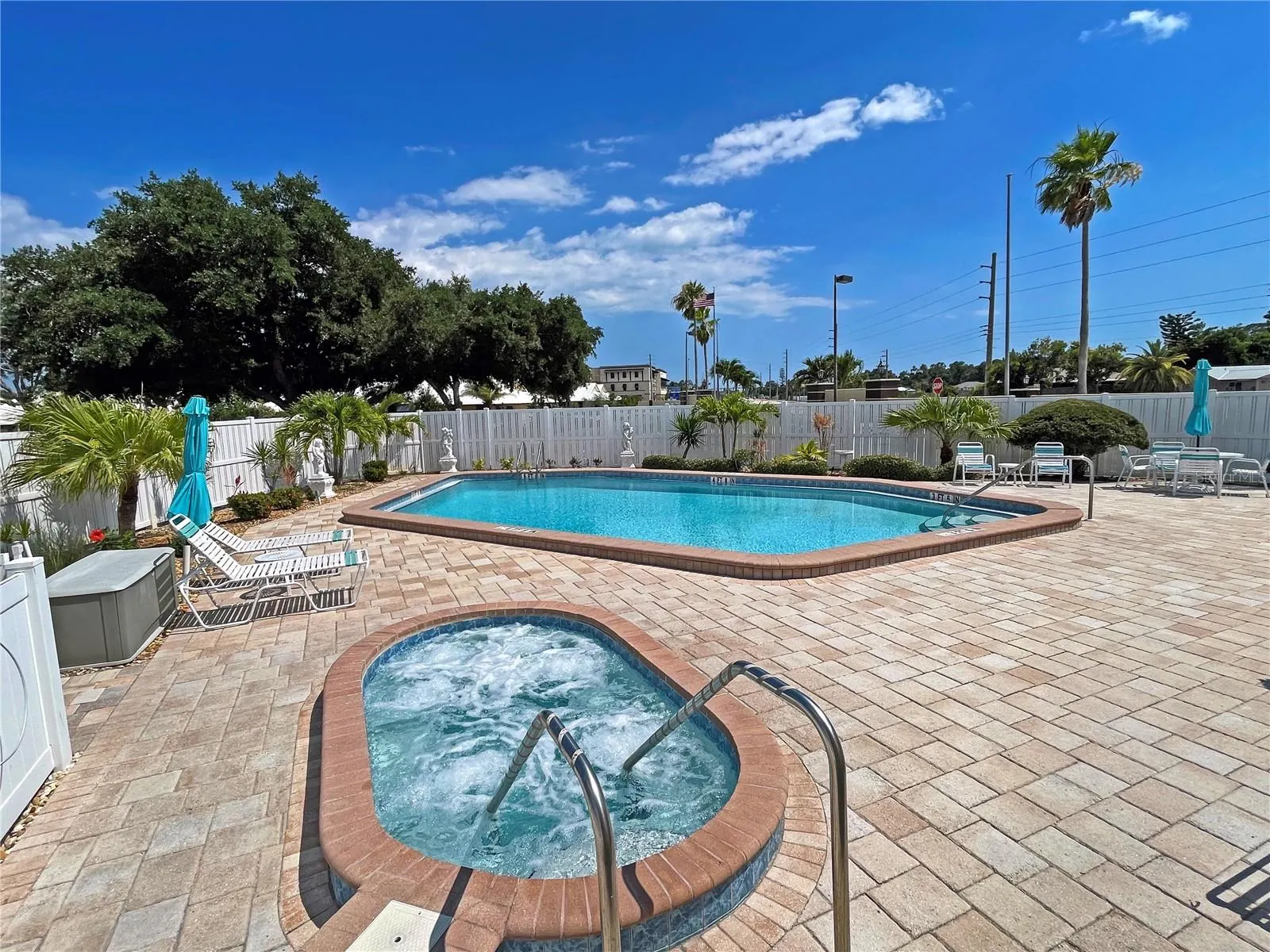 126 SANDSTONE CIR