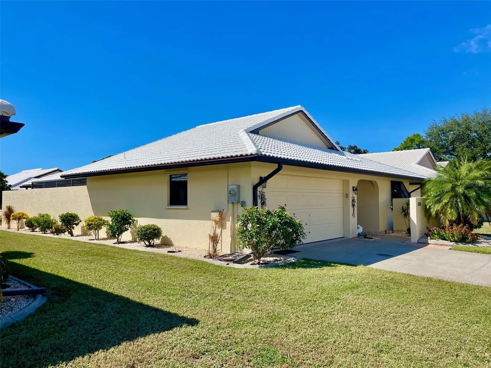126 SANDSTONE CIR