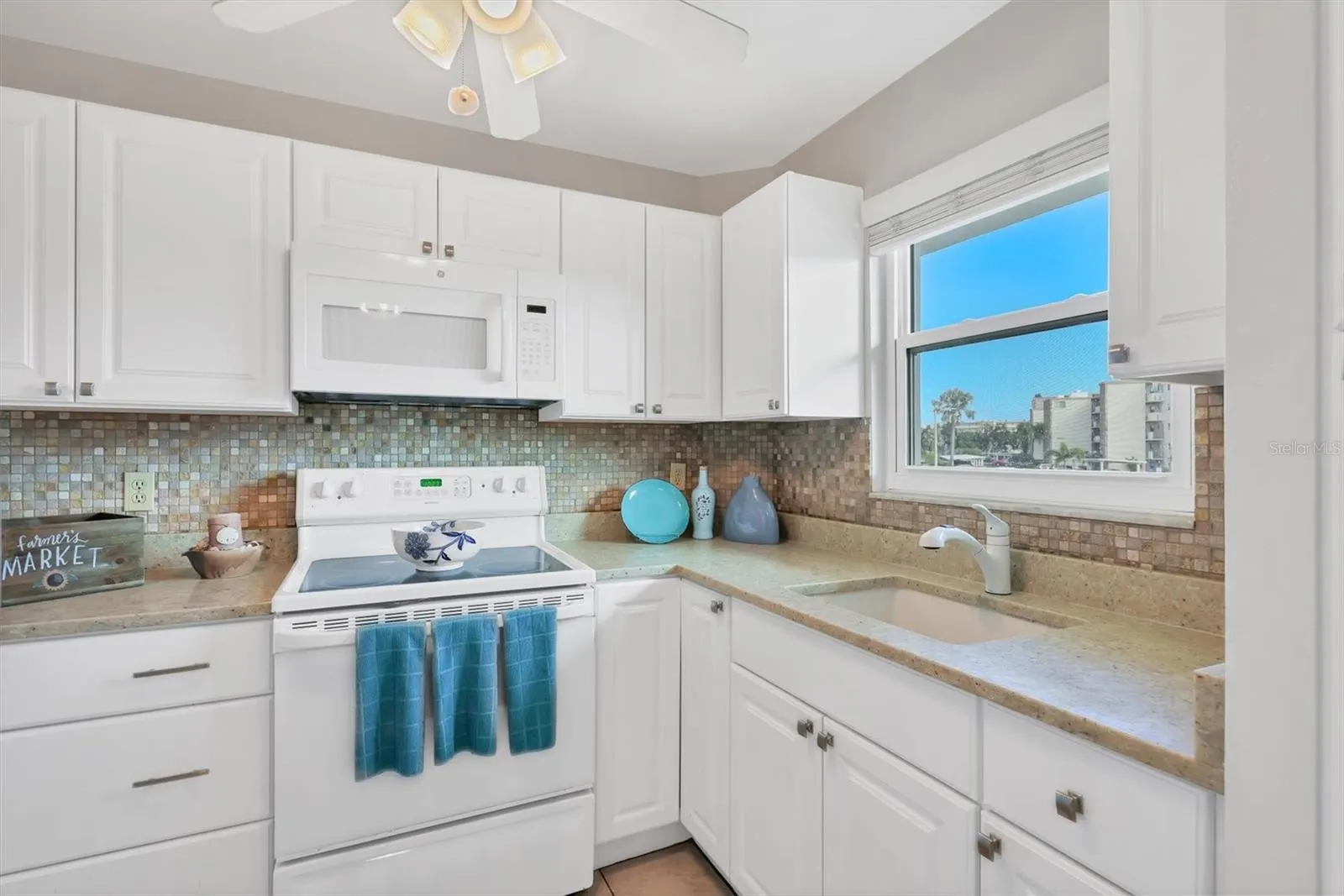 4440 IRONWOOD CIR #207D, #207D