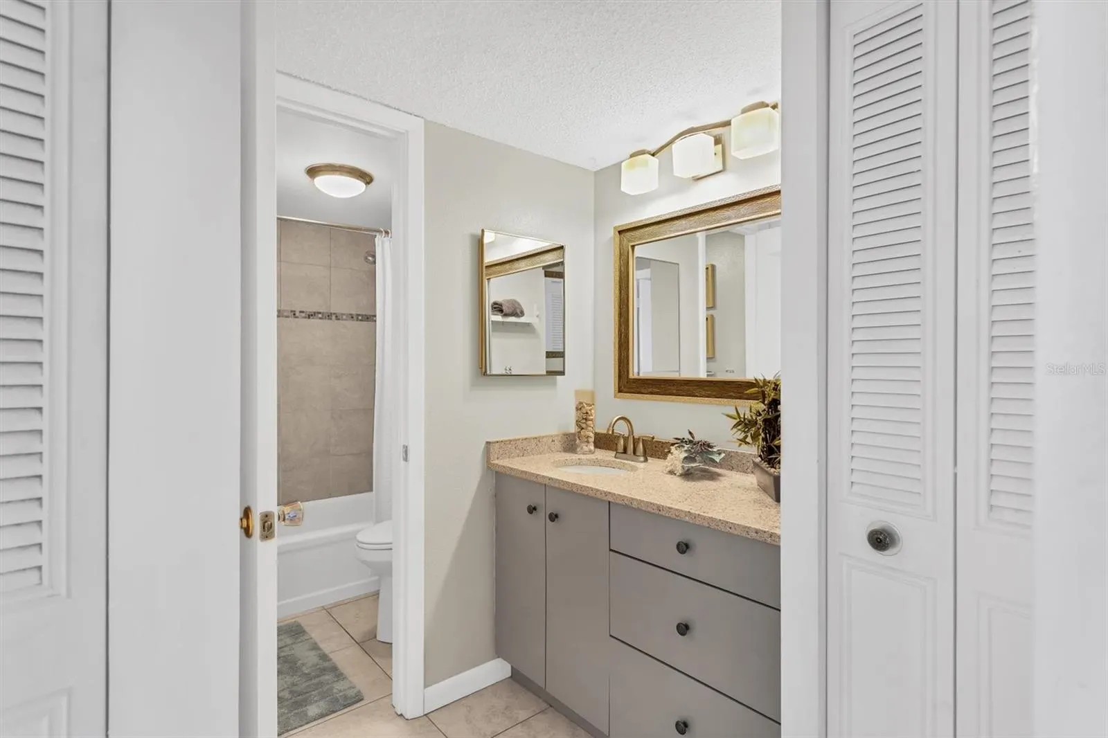 4440 IRONWOOD CIR #207D, #207D
