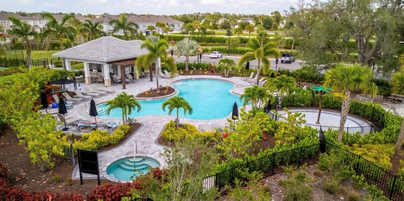 15082 SHADY PALMS LN