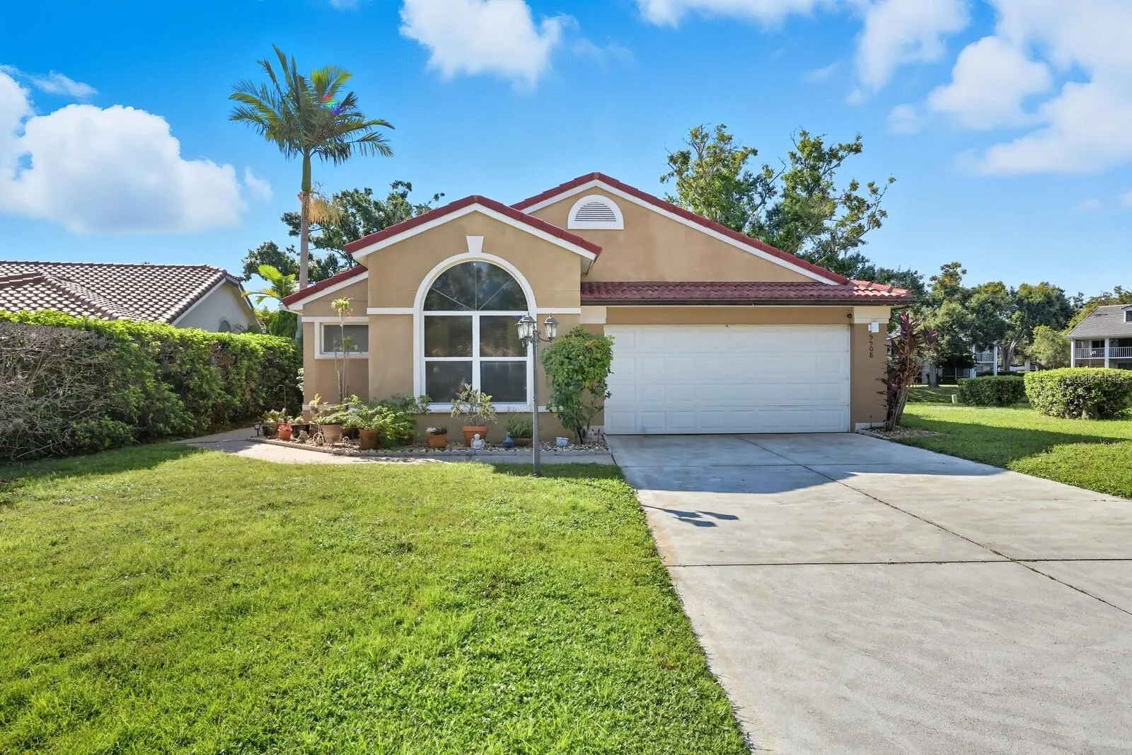 5508 GARDENS DR