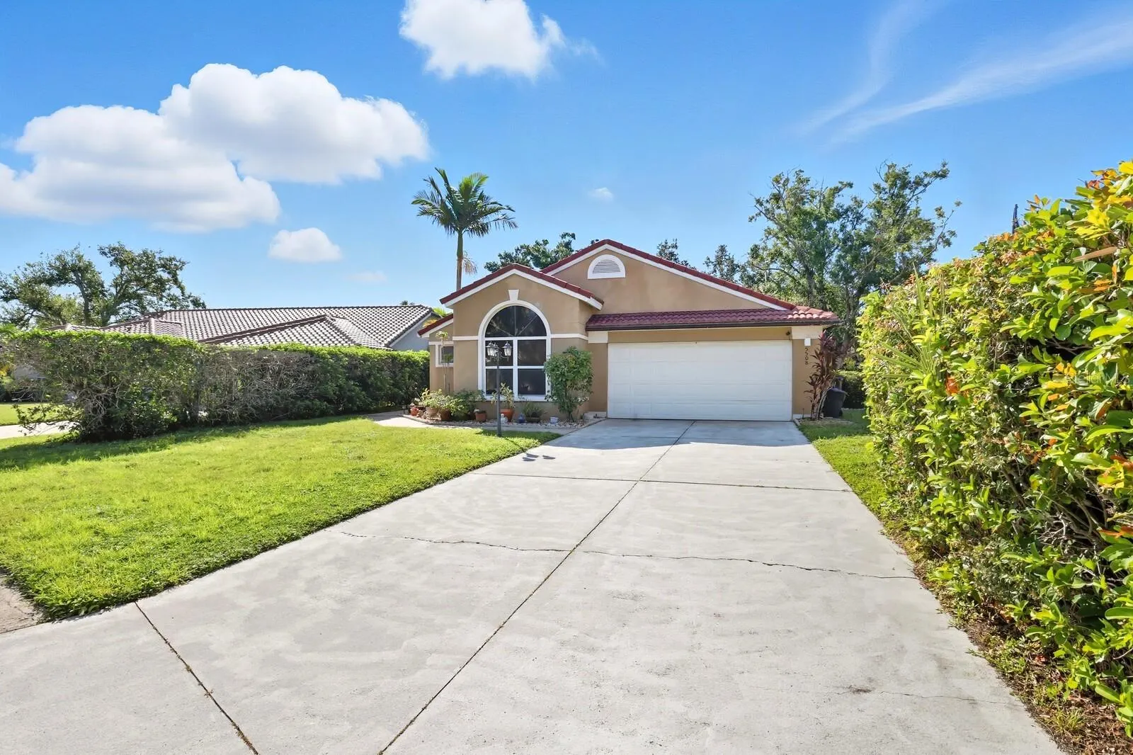 5508 GARDENS DR