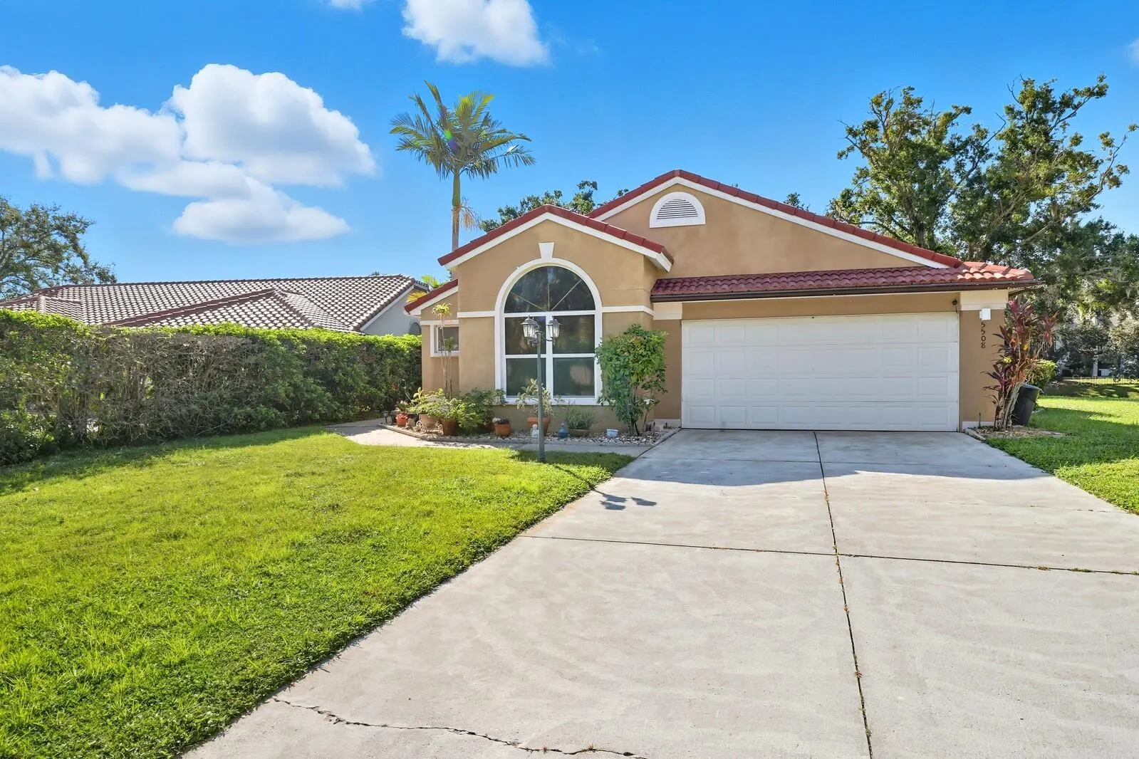 5508 GARDENS DR