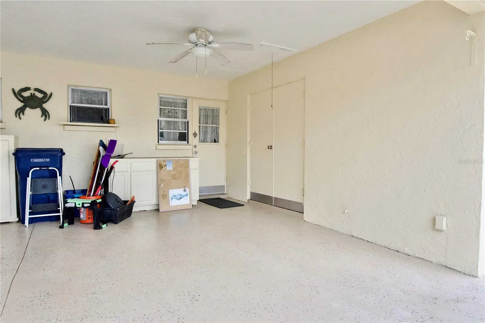 390 301 BLVD W #11A, #11A
