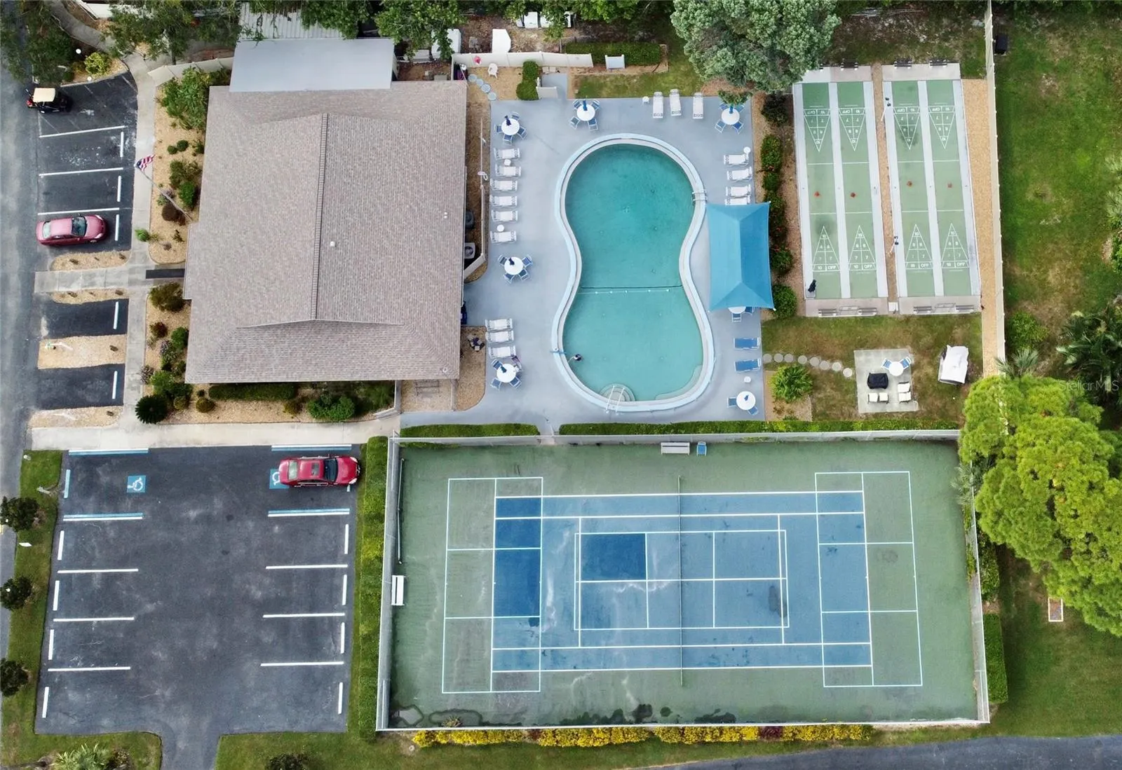 390 301 BLVD W #11A, #11A