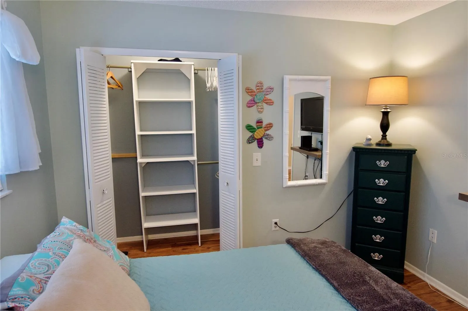 390 301 BLVD W #11A, #11A