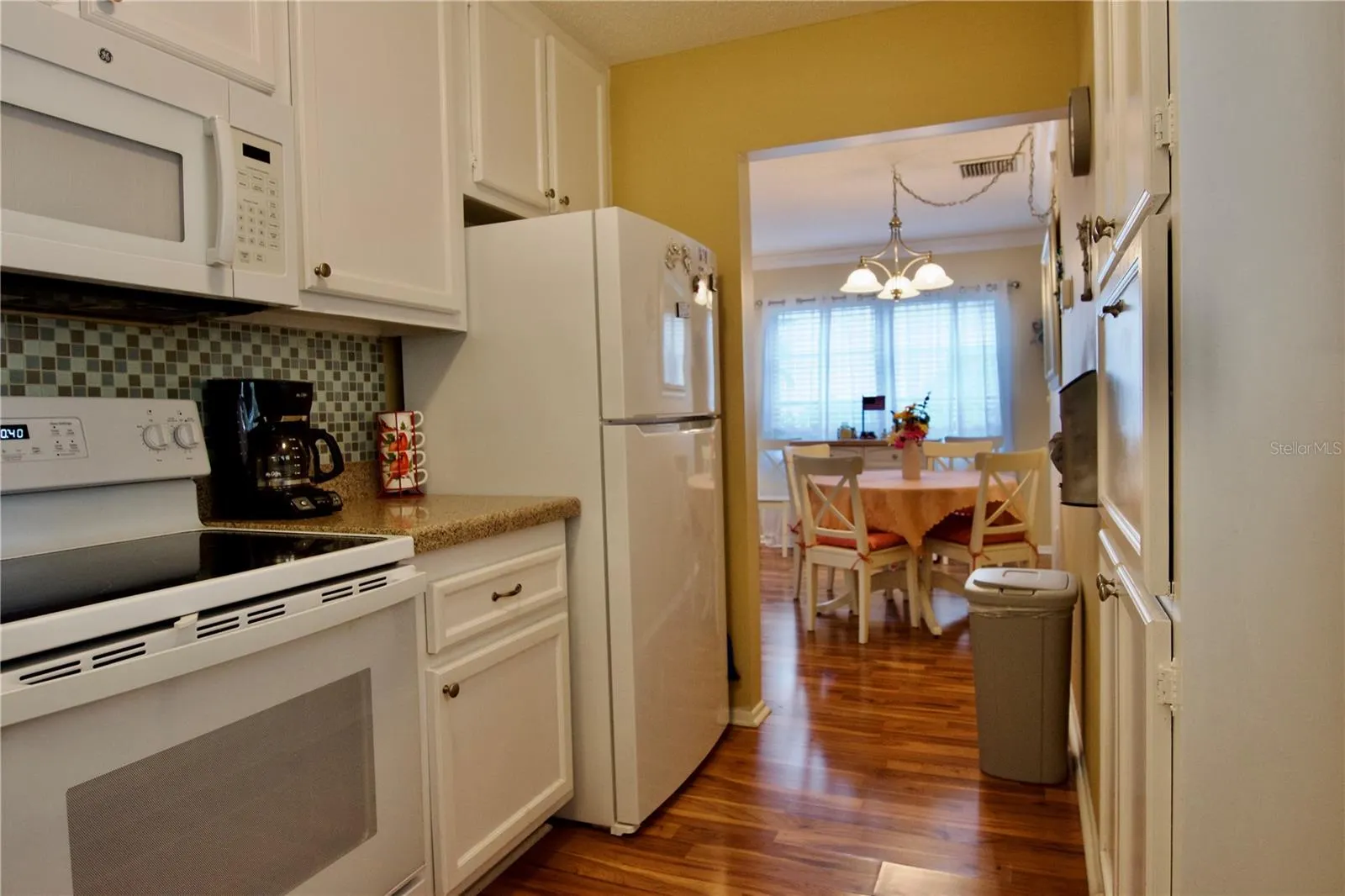 390 301 BLVD W #11A, #11A