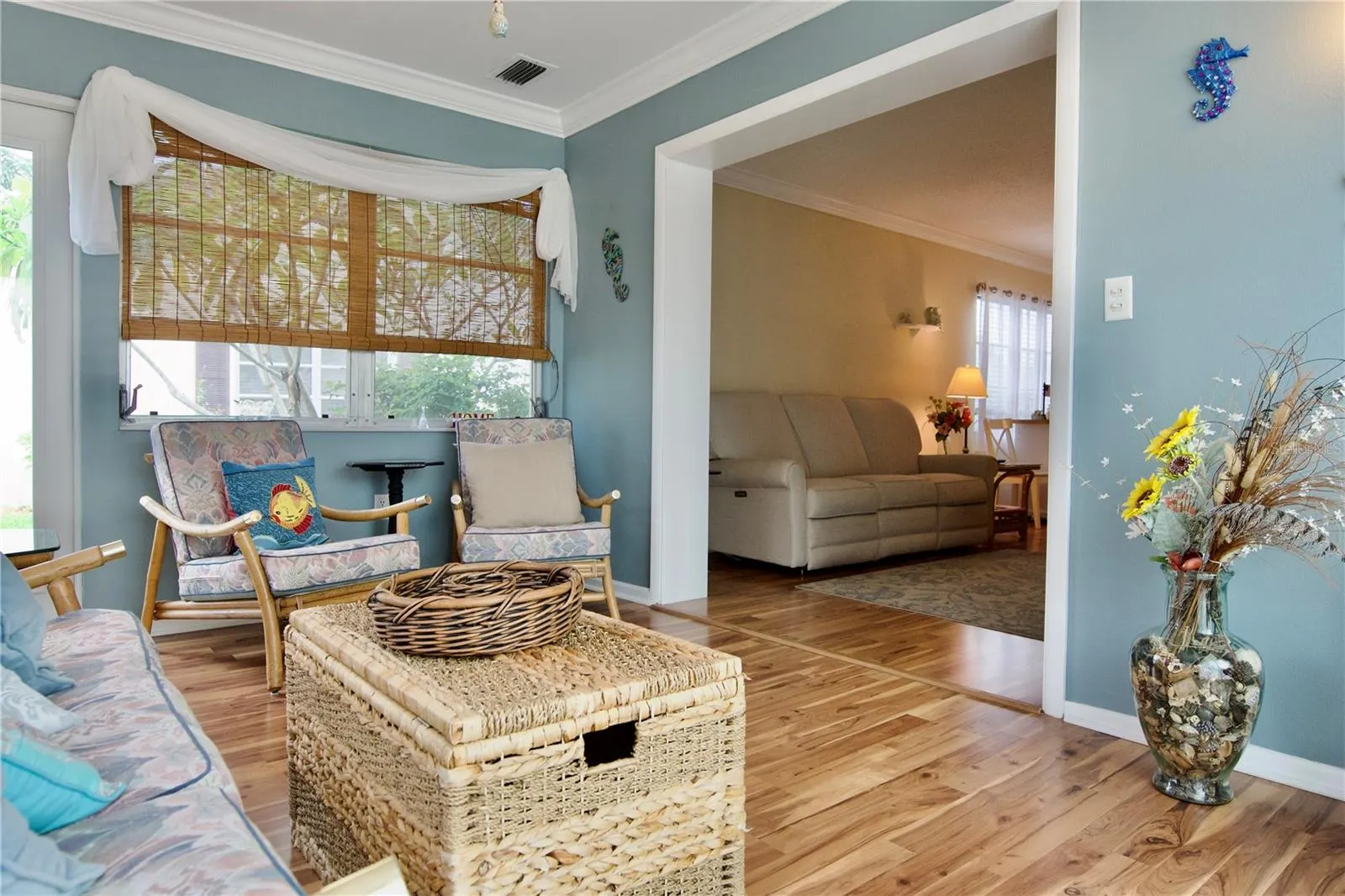 390 301 BLVD W #11A, #11A