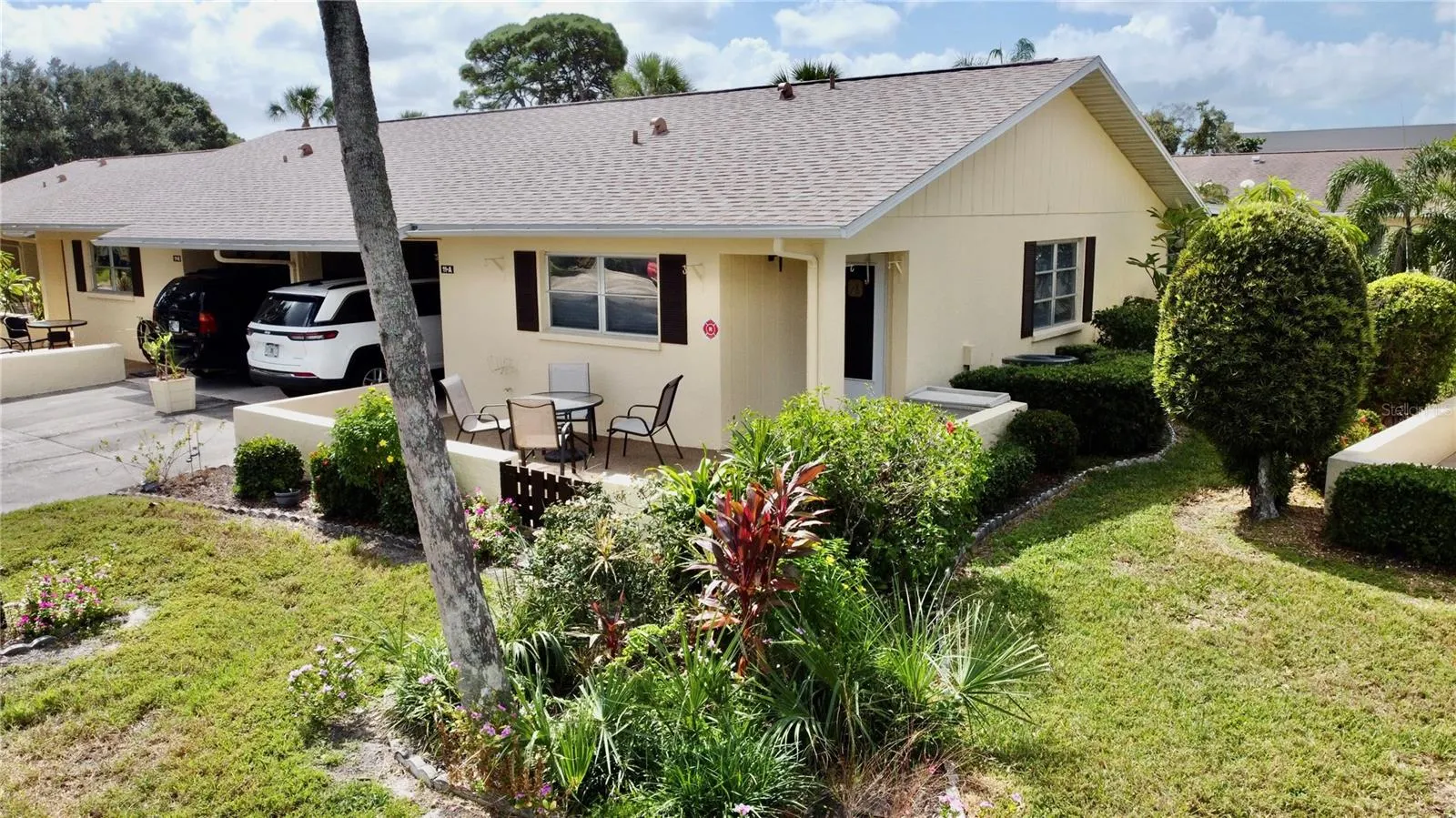 390 301 BLVD W #11A, #11A