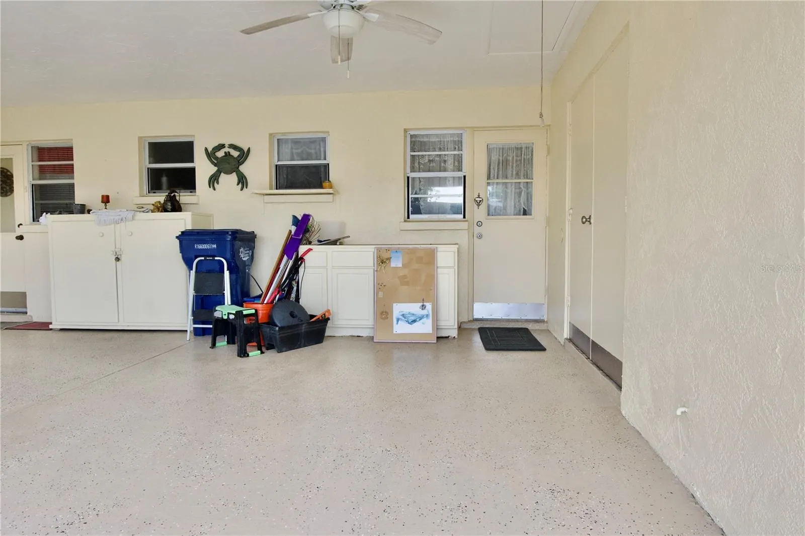 390 301 BLVD W #11A, #11A
