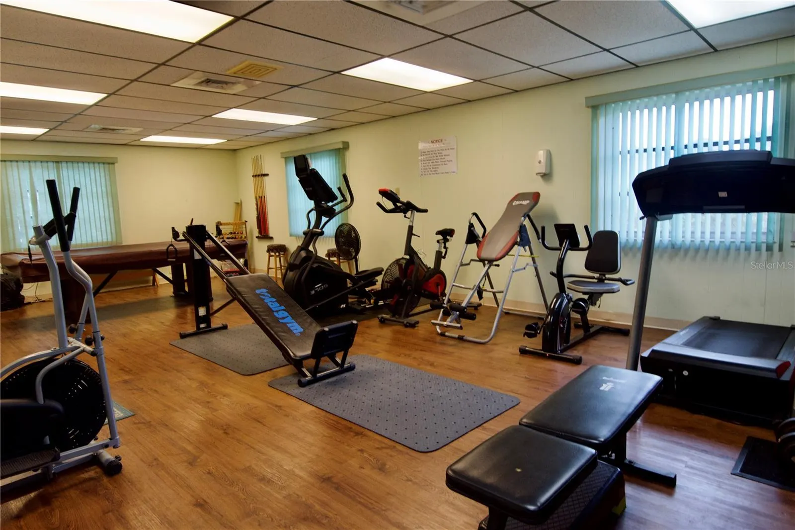 390 301 BLVD W #11A, #11A