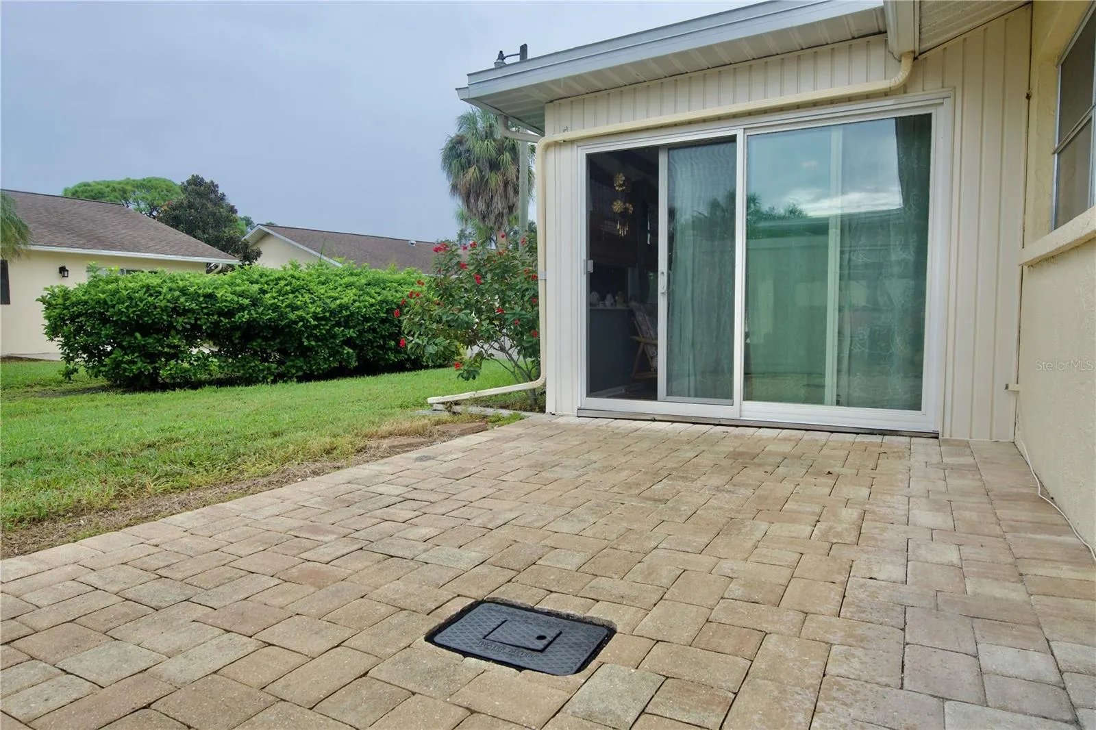 390 301 BLVD W #11A, #11A