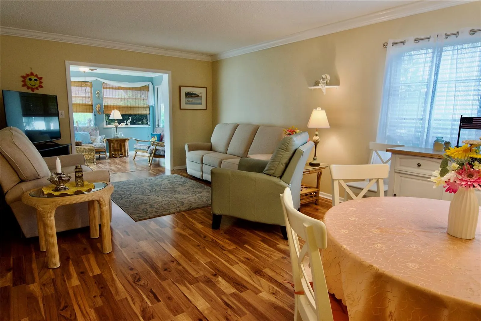 390 301 BLVD W #11A, #11A