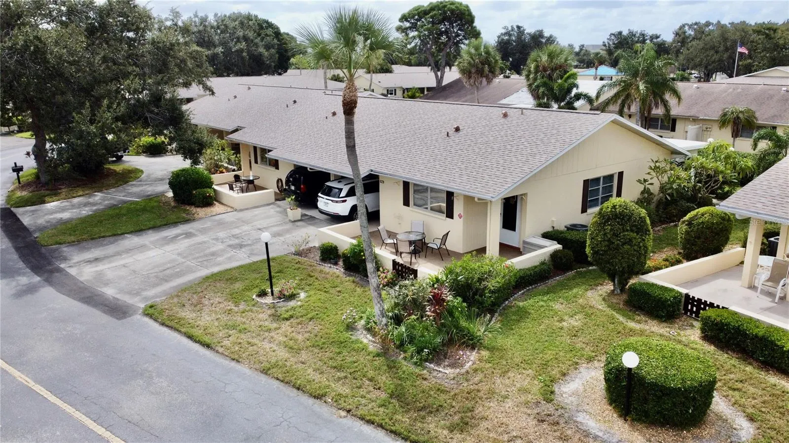 390 301 BLVD W #11A, #11A